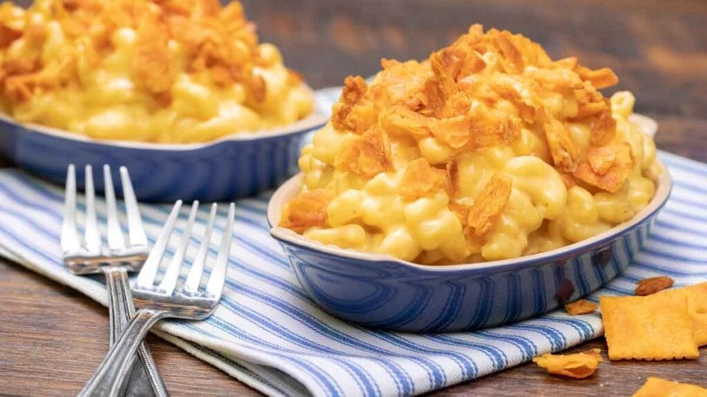 Final-Easy-Mac-and-Cheese-with-Crispy-Cheez-It-Topping-2-1.adapt_.full_.high_